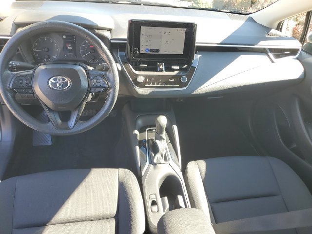 Used 2025 Toyota Corolla LE FWD image 11