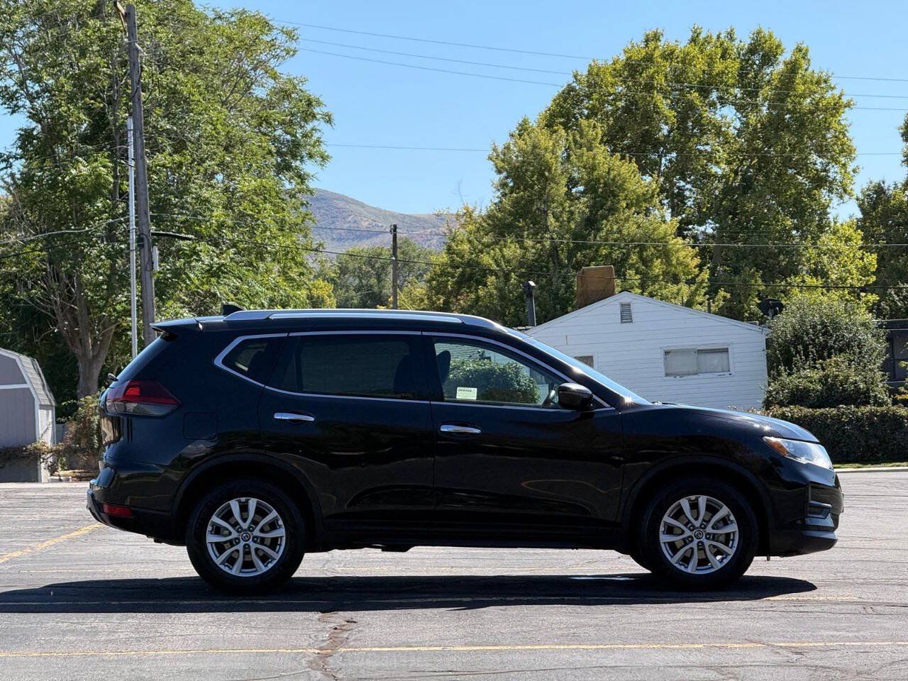 Used 2020 Nissan Rogue S w/ Special Edition Package FWD image 6