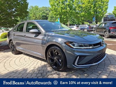 Certified 2025 Volkswagen Jetta SE w/ Sunroof Package