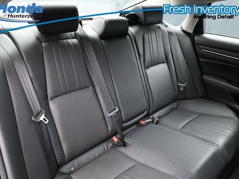 Used 2018 Honda Accord Touring image 15