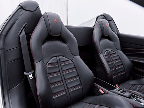 Used 2022 Ferrari F8 Tributo RWD image 66