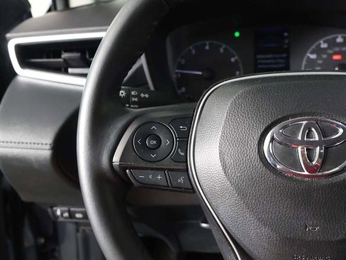 Used 2024 Toyota Corolla Cross LE image 38