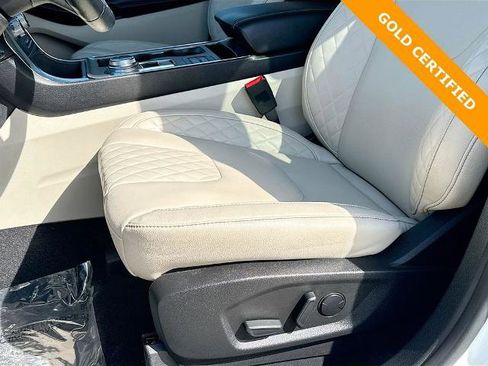 Certified 2023 Ford Edge Titanium w/ Class II Trailer Tow Package image 17