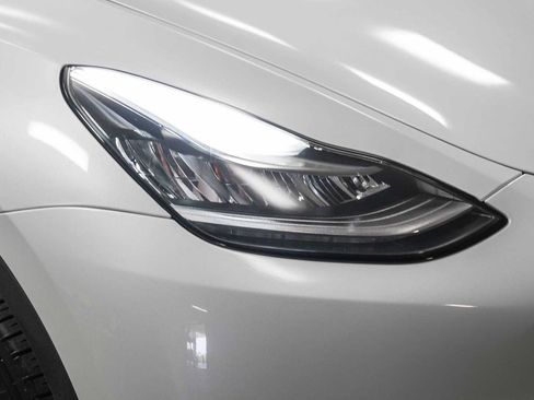 Used 2023 Tesla Model Y AWD image 14