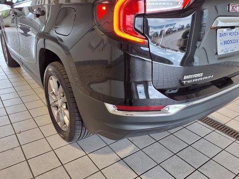 Used 2022 GMC Terrain SLT AWD/4WD image 22