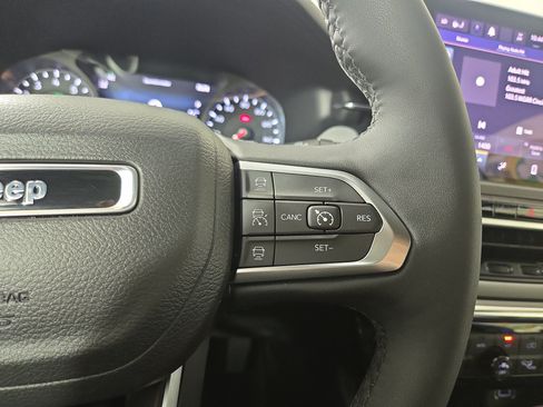 Certified 2023 Jeep Compass Limited AWD/4WD image 17