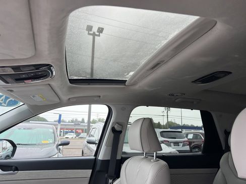 Used 2024 Hyundai Palisade Calligraphy image 18