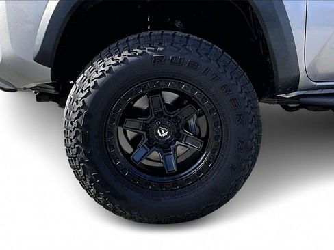 Used 2019 Toyota Tacoma TRD Off-Road w/ Technology Package image 30