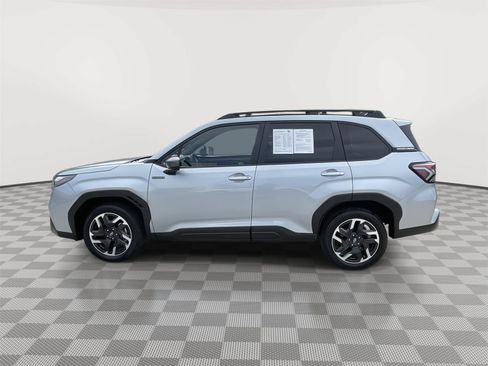 Certified 2025 Subaru Forester Premium AWD/4WD image 10