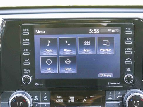 Used 2020 Toyota Highlander L AWD/4WD image 13