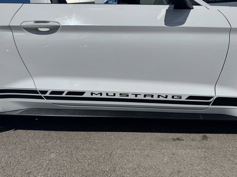 Used 2016 Ford Mustang Premium image 8