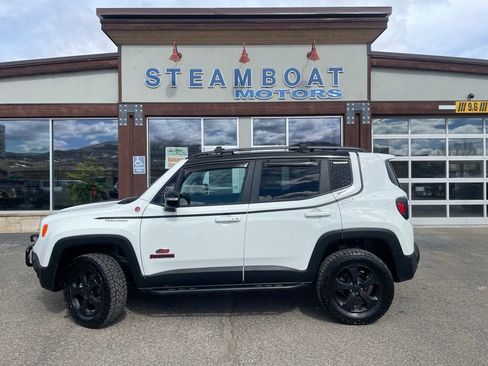 Used 2022 Jeep Renegade Trailhawk image 2
