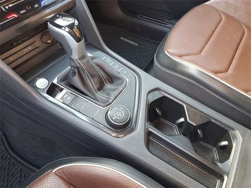 Used 2024 Volkswagen Tiguan SEL R-Line image 30