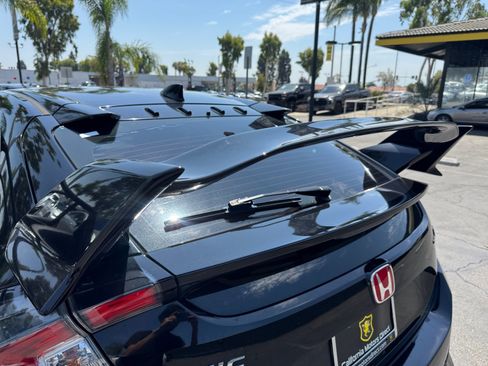 Used 2019 Honda Civic Type R image 16