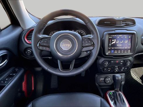 Used 2022 Jeep Renegade Trailhawk AWD/4WD image 6