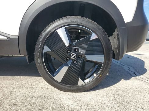 New 2025 Nissan Kicks SR FWD image 5