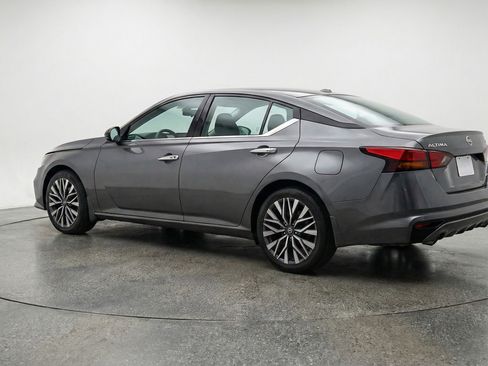 Used 2025 Nissan Altima 2.5 SV image 6