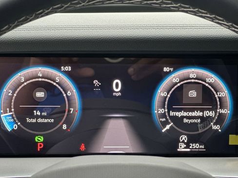 New 2025 Volkswagen Tiguan SE image 15