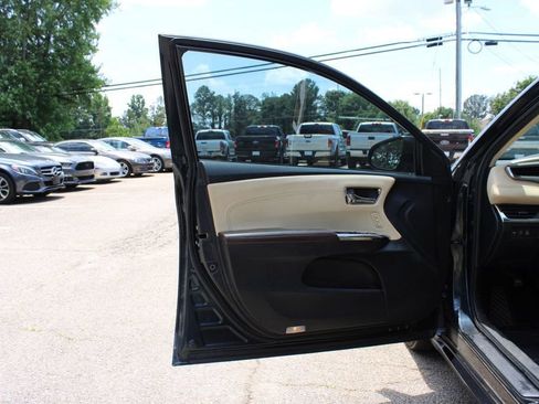 Used 2015 Toyota Avalon XLE Touring FWD image 12