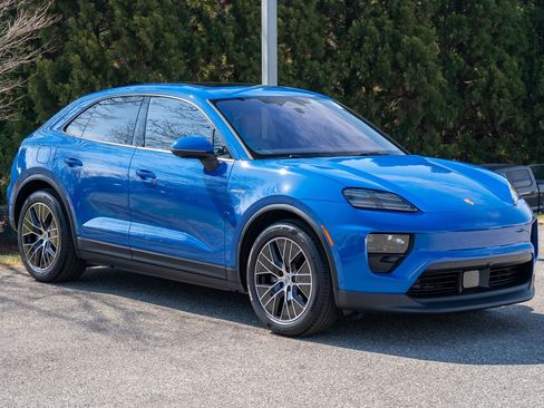 New 2026 Porsche Macan 4 Electric AWD/4WD image 9