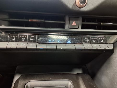 Used 2025 Toyota Crown Signia w/ Advanced Technology Package image 15