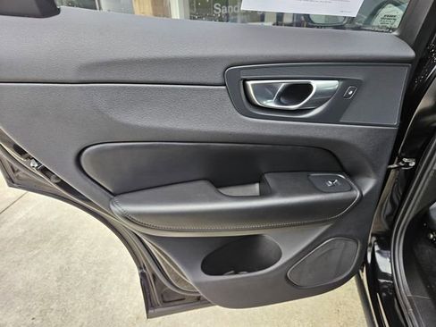 Certified 2025 Volvo XC60 B5 Plus AWD/4WD image 16