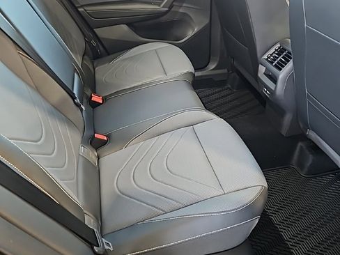 New 2026 Volkswagen Tiguan SE image 17