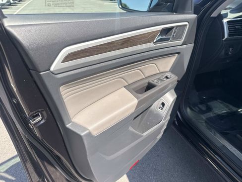 Used 2023 Volkswagen Atlas SE AWD/4WD image 19
