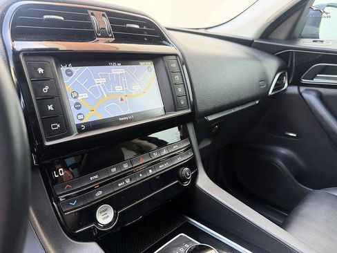 Used 2018 Jaguar F-PACE Premium AWD/4WD image 20