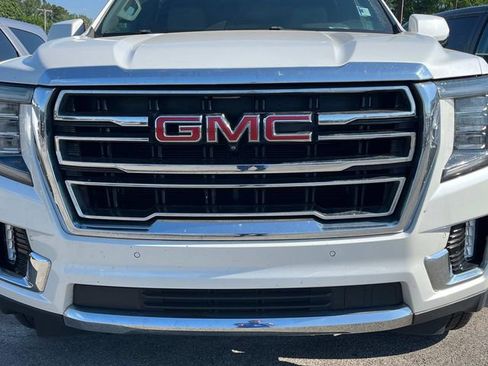 Used 2023 GMC Yukon XL SLT w/ SLT Premium Package AWD/4WD image 9