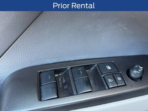 Used 2022 Toyota Camry SE FWD image 15