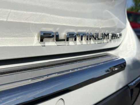 Certified 2021 Toyota Highlander Platinum AWD/4WD image 15