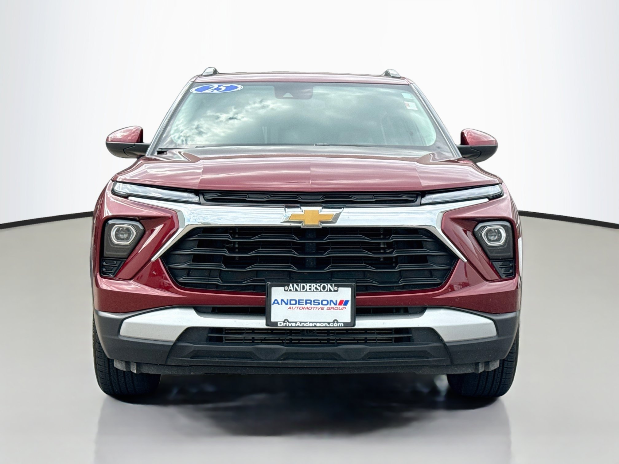Used 2025 Chevrolet TrailBlazer LT FWD image 2