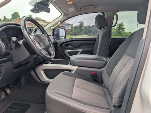 Used 2024 Nissan Titan SV w/ SV Convenience Package AWD/4WD image 35