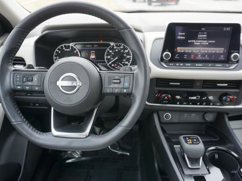 Used 2023 Nissan Rogue SV w/ SV Premium B Package image 10