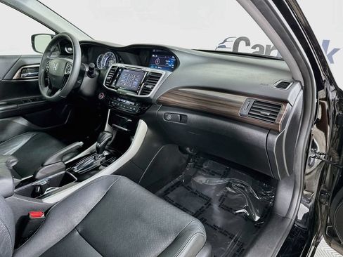 Used 2017 Honda Accord EX-L image 34