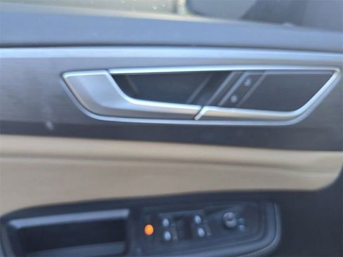 Used 2024 Volkswagen Atlas Cross Sport SE w/ Panoramic Sunroof Package image 10