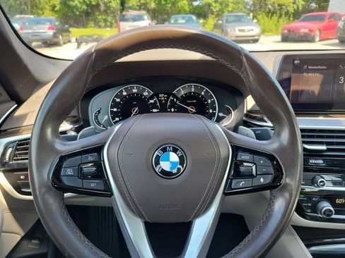 Used 2018 BMW 530i w/ Premium Package RWD image 27