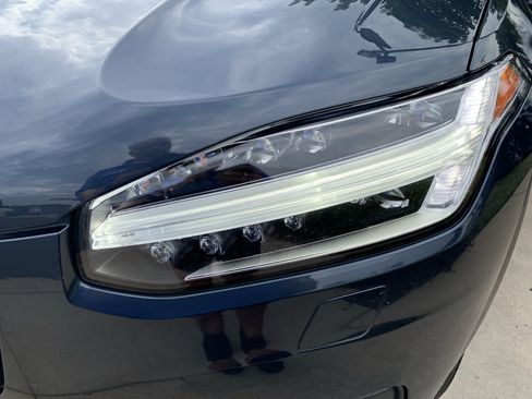 Used 2020 Volvo XC90 T5 Momentum w/ Protection Package Premier FWD image 6