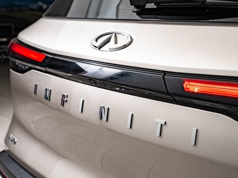 Used 2025 INFINITI QX60 Luxe AWD/4WD image 18