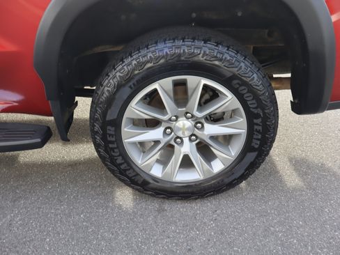 Used 2021 Chevrolet Silverado 1500 High Country image 17