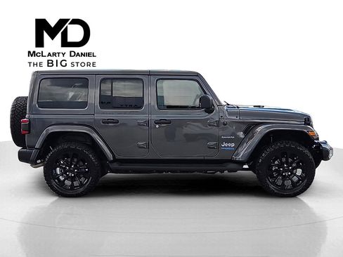 Used 2022 Jeep Wrangler Unlimited Sahara w/ Cold Weather Group image 6