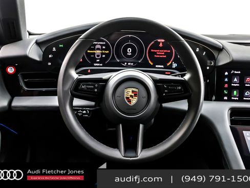 Used 2023 Porsche Taycan image 17