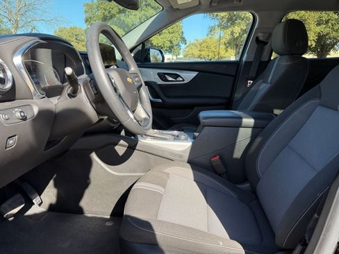 Used 2025 Chevrolet Blazer LT image 27