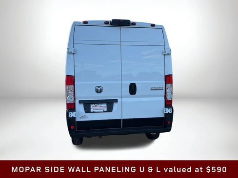 Used 2024 RAM ProMaster 2500 w/ Convenience Group FWD image 5