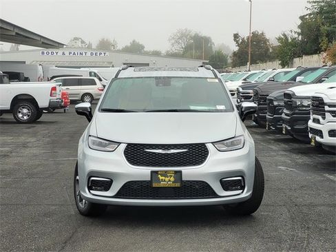 New 2026 Chrysler Pacifica Pinnacle w/ Trailer Tow Group image 2