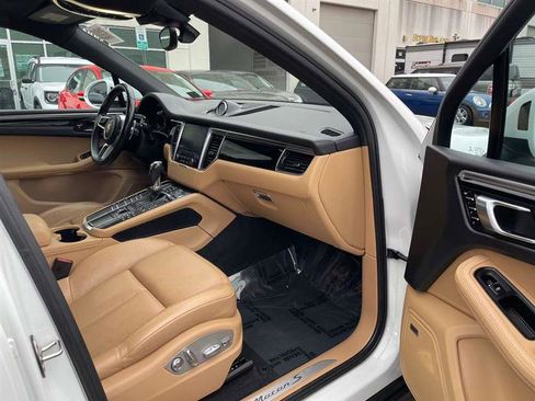 Used 2018 Porsche Macan S image 54