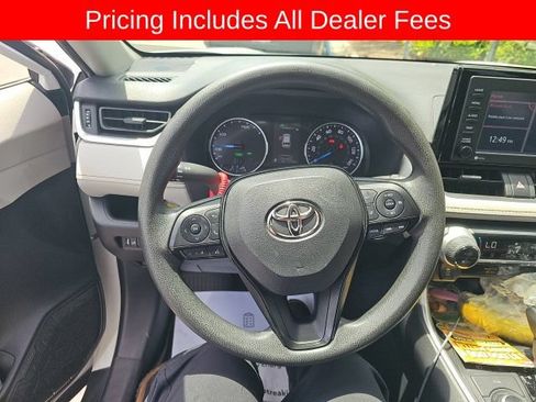Used 2022 Toyota RAV4 XLE AWD/4WD image 4