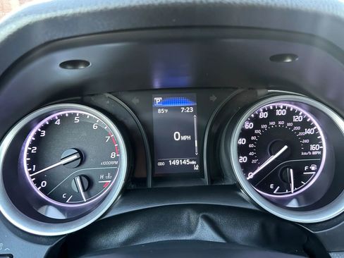 Used 2021 Toyota Camry LE image 28