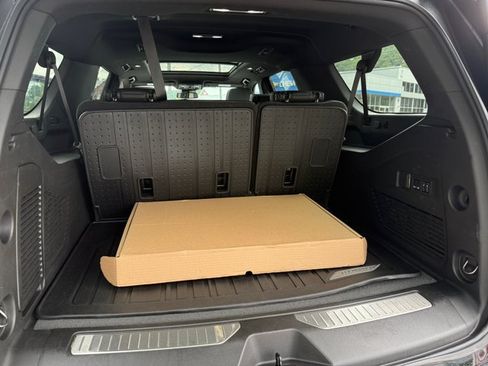 Certified 2024 Chevrolet Suburban RST w/ Luxury Package AWD/4WD image 22
